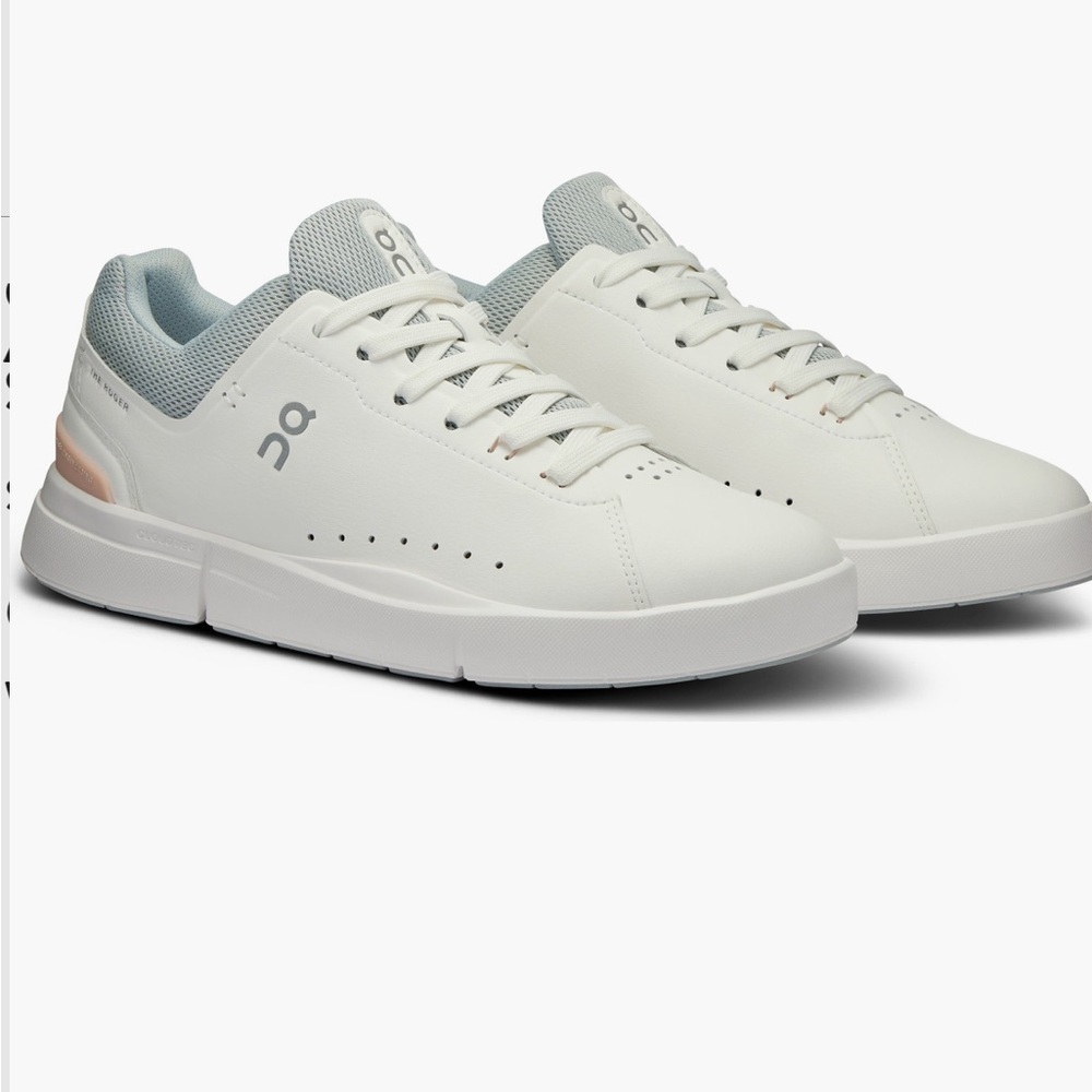 On Running The Roger Advantage Tennis Sneakers